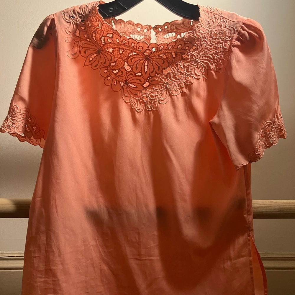 Vintage 85% Silk Elegant Coral Lace Women's Top